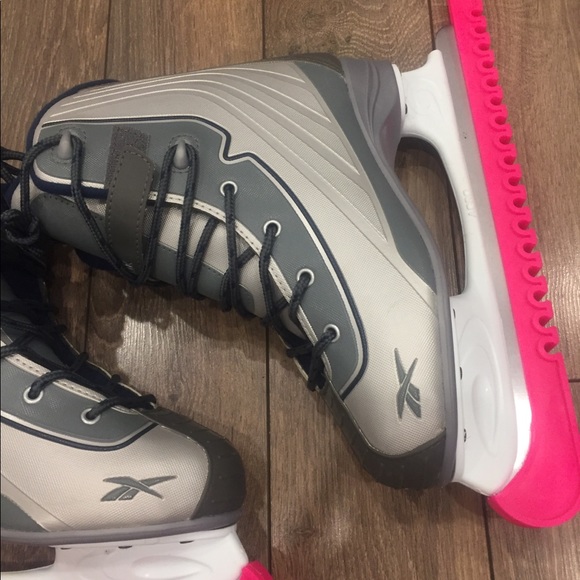 Reebok ice skates size 10 - Picture 3 of 7
